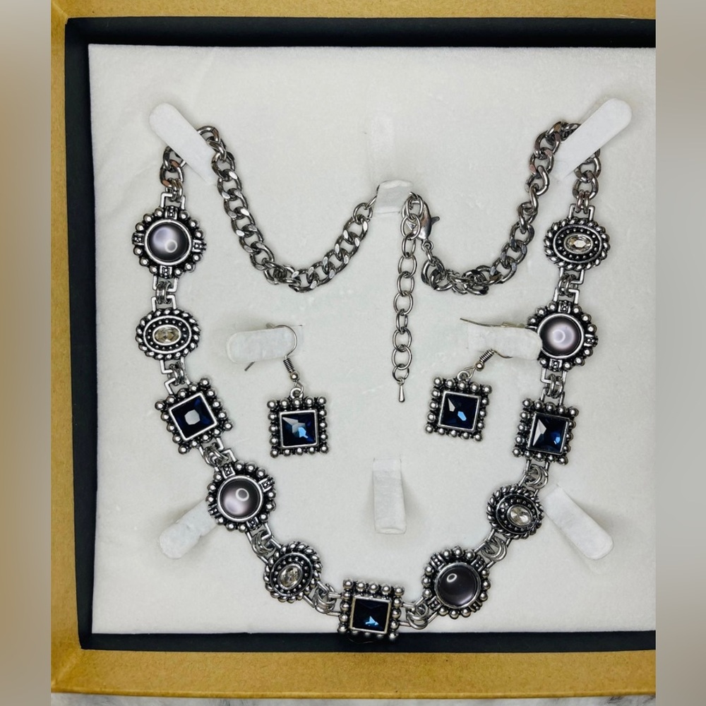 Beautiful Vintage Silver & Blue Jewelry Set